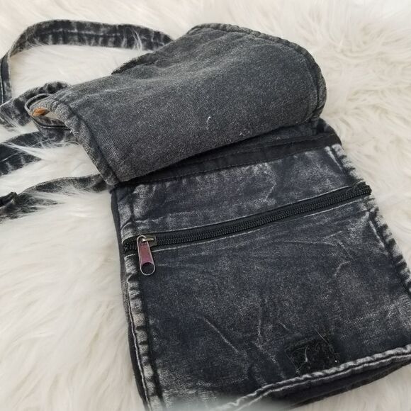 Boho Factory Distressed Crossbody Bag. - Picture 5 of 10